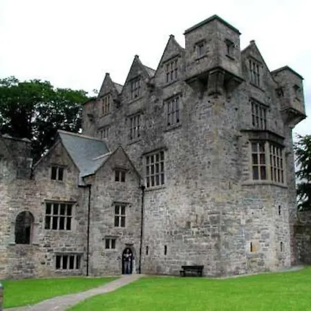 Whitehorse House * Donegal Town