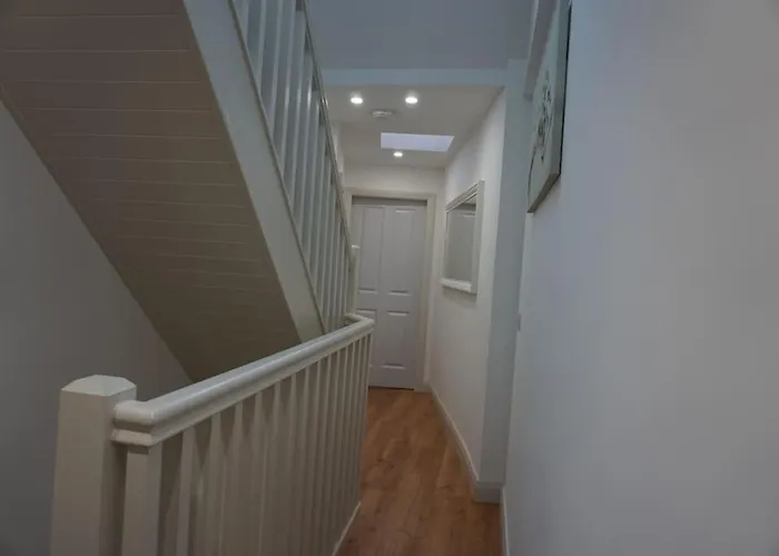 Whitehorse House Дом отдыха